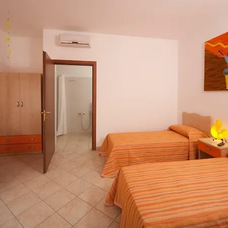 Viamozart Bed & Breakfast *