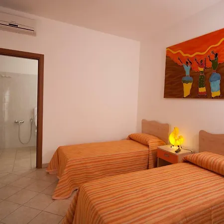 Viamozart Frühstückspension Scorrano (Apulia)